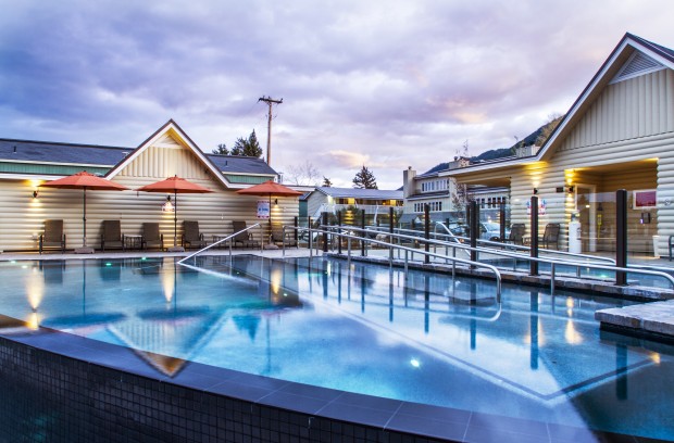 jackson hole lodge Pool at night